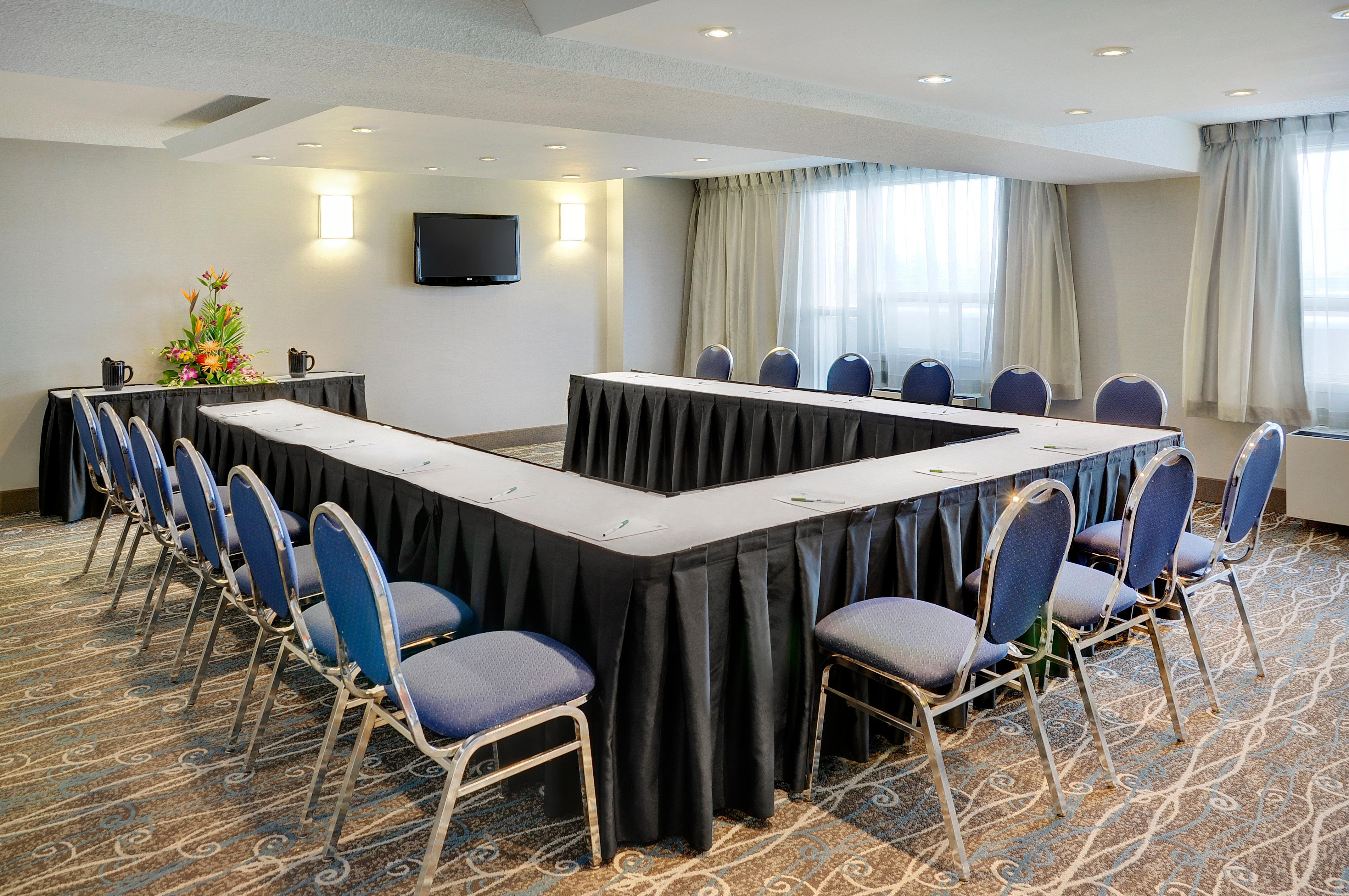 Holiday Inn Hotel & Suites London By Ihg Dış mekan fotoğraf