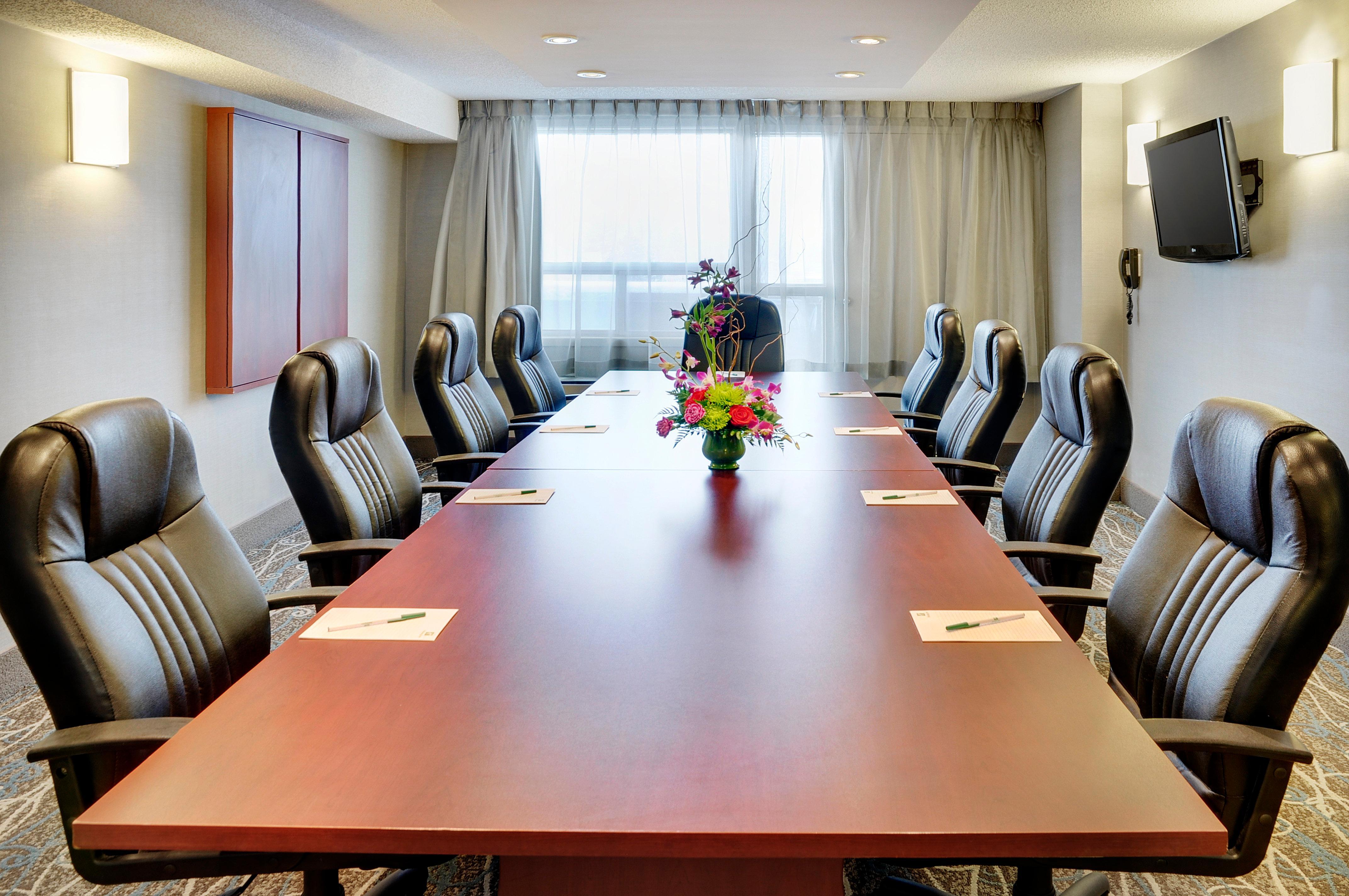 Holiday Inn Hotel & Suites London By Ihg Dış mekan fotoğraf