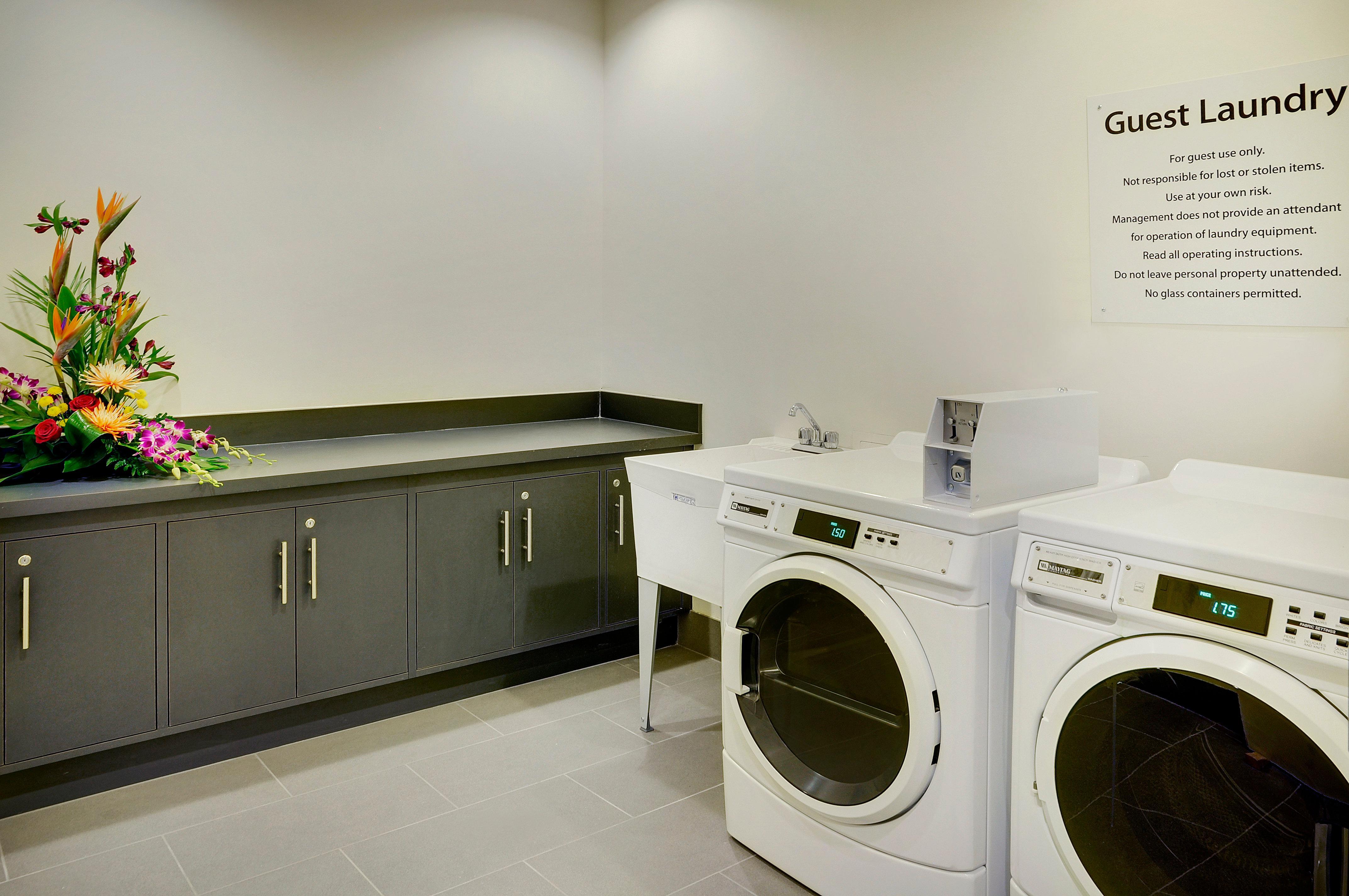 Holiday Inn Hotel & Suites London By Ihg Dış mekan fotoğraf