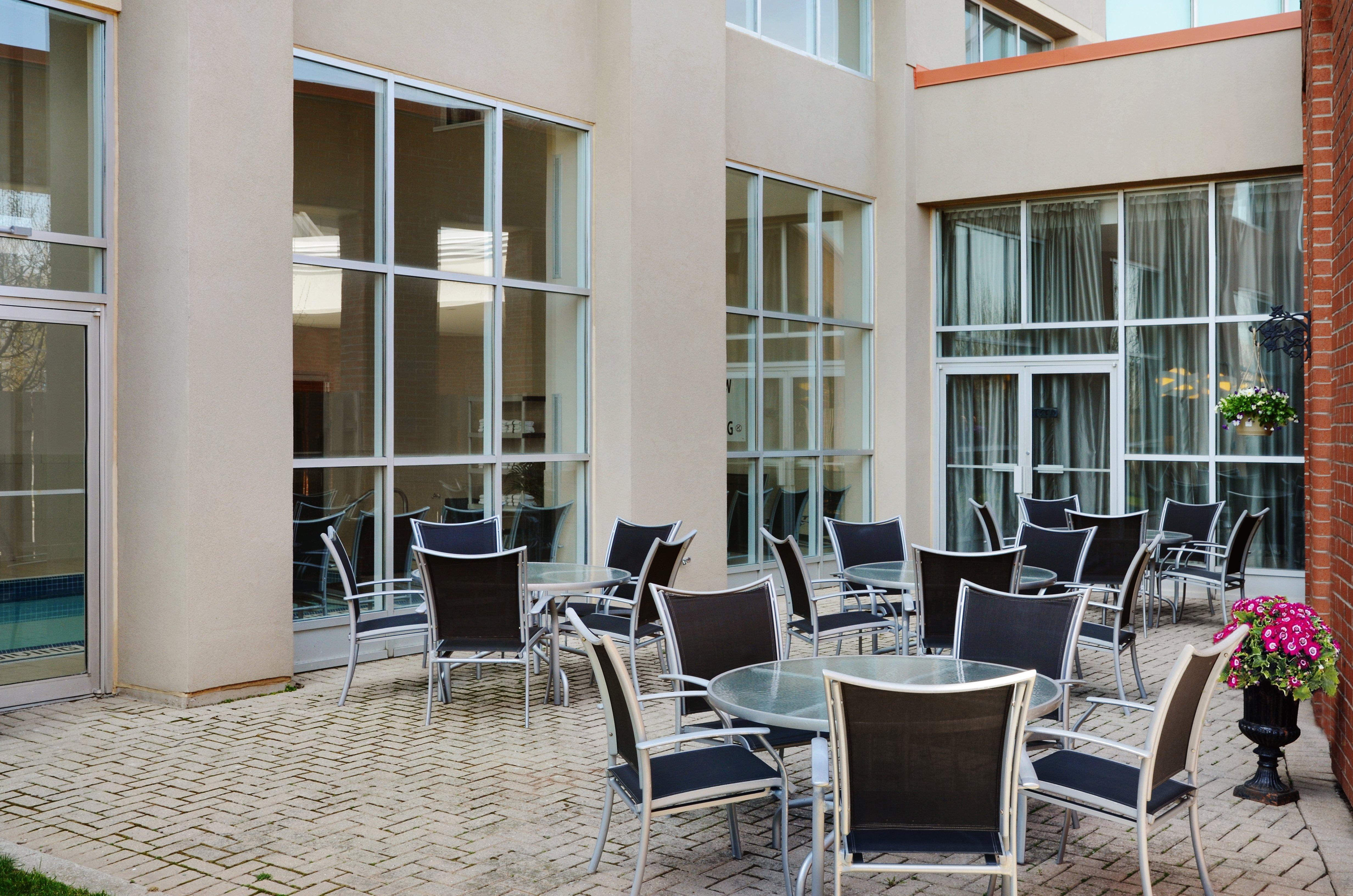 Holiday Inn Hotel & Suites London By Ihg Dış mekan fotoğraf