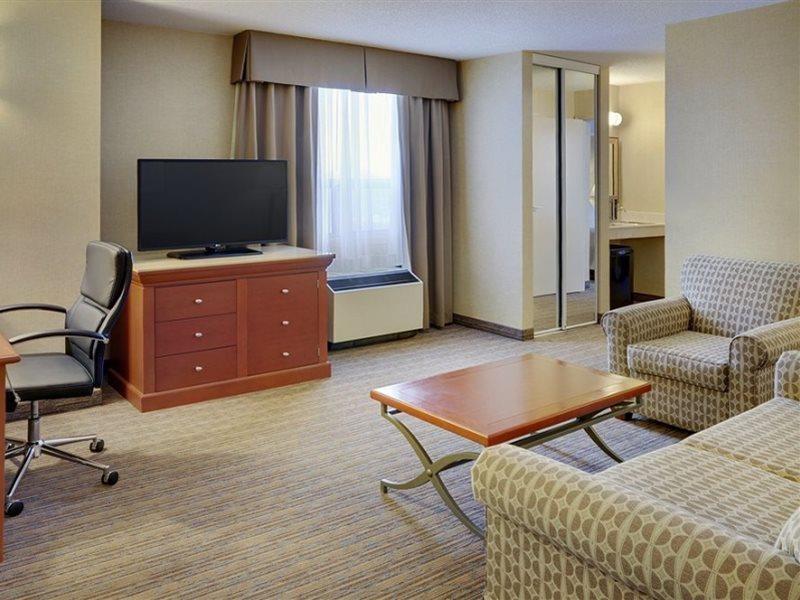 Holiday Inn Hotel & Suites London By Ihg Dış mekan fotoğraf