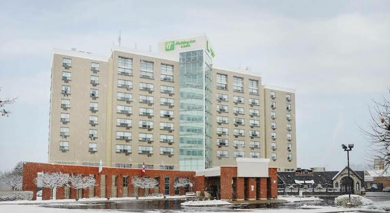 Holiday Inn Hotel & Suites London By Ihg Dış mekan fotoğraf